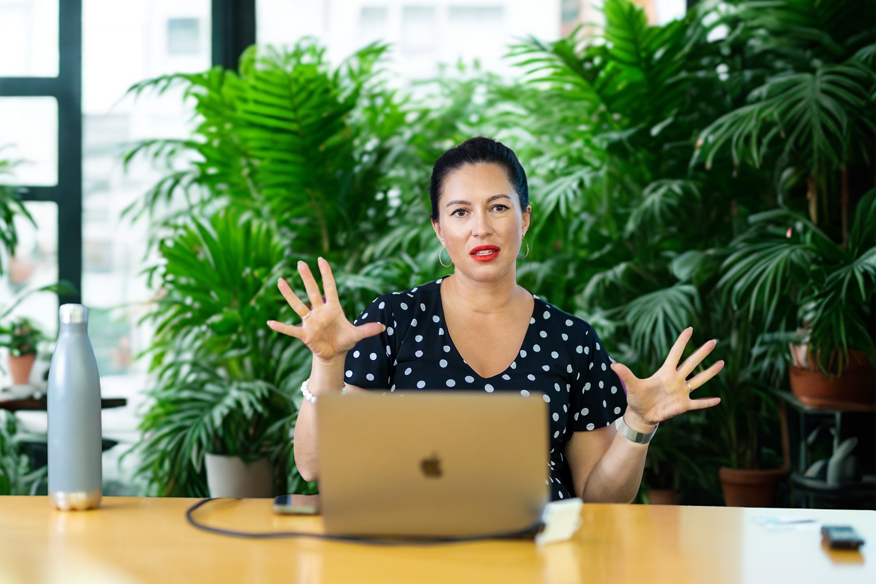 Photo of Kasia Jones presenting a workshop.