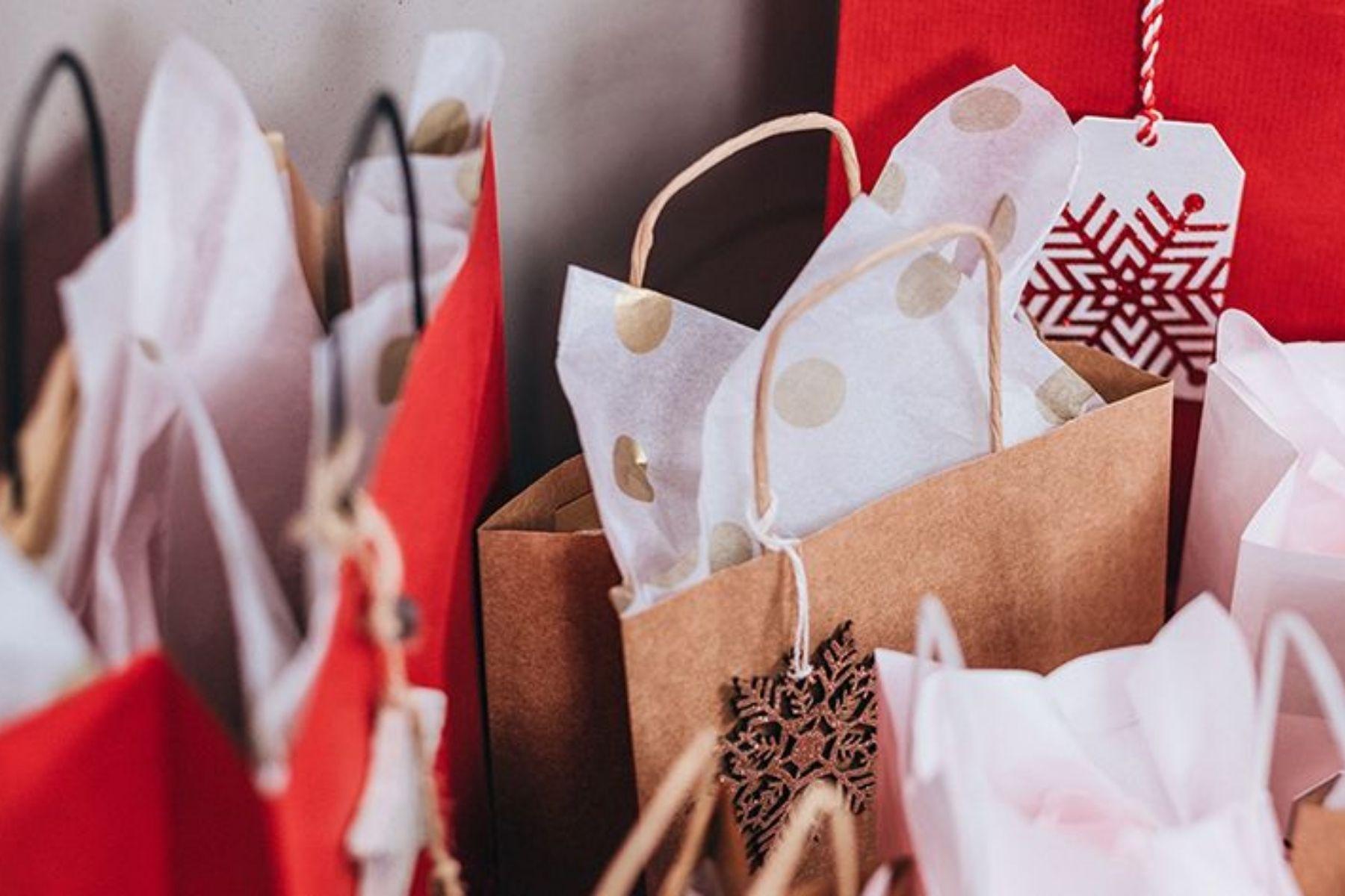 Photo of gift bags.